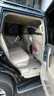 Toyota Land Cruiser Prado 2.8 2023 Nyeusi - 3