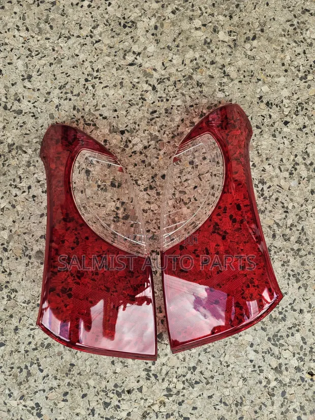 Suzuki Alto Taillight Lens - 1