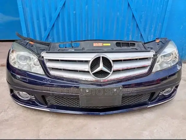 Bampa ya Mbele Kamili ya Mercedes-Benz W204 C-Class - 1