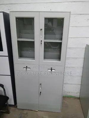 Kabati la Metali lenye Rafu