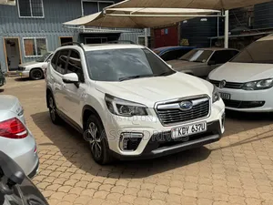 Subaru Forester 2019 Nyeupe