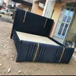 Kitanda cha Velvet Nyeusi cha 5x6 chenye Nguvu na Kamba za Dhahabu - 1