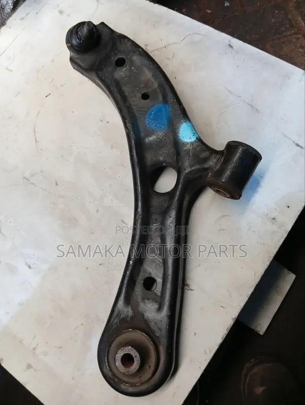 Suzuki Swift Control Arm (Used) - 1