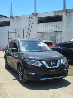Nissan X-Trail 2019 Nyeusi ya Matt
