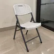 Kiti Nyeupe cha Plastiki cha Kukunja - Kinachobebeka kwa Matukio - 4