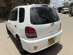 Toyota Corolla Spacio 2004 Nyeupe