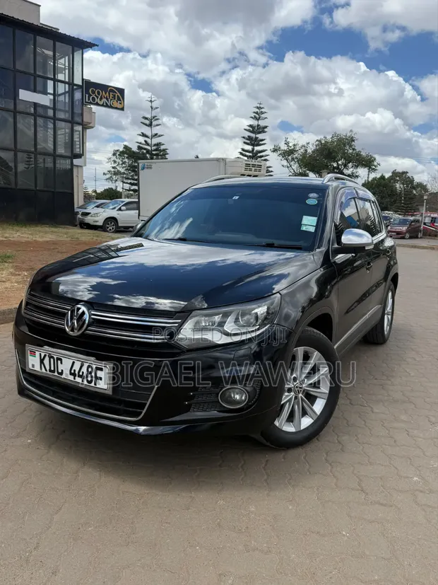 Volkswagen Tiguan 2014 Nyeusi - 1