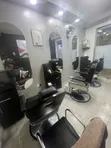 Biashara ya Saloon na Kinyozi Iliyoanzishwa Mlolongo Inauzwa - 5