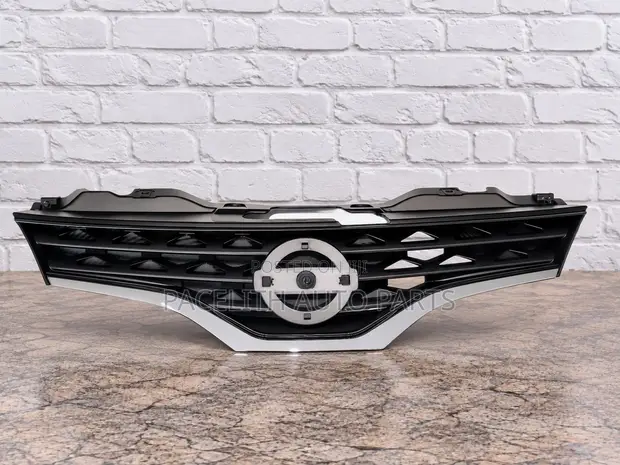 Grille ya Mbele ya Nissan NV200 Vanette (2010) - 1