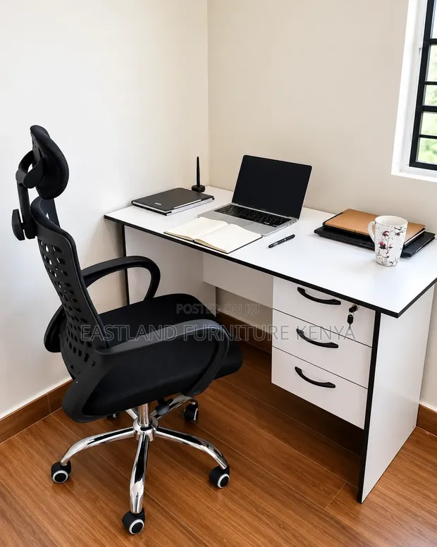 Kikao cha Ofisi Nyeupe cha Kisasa chenye Droo 3 na Kiti cha Ergonomic - 1