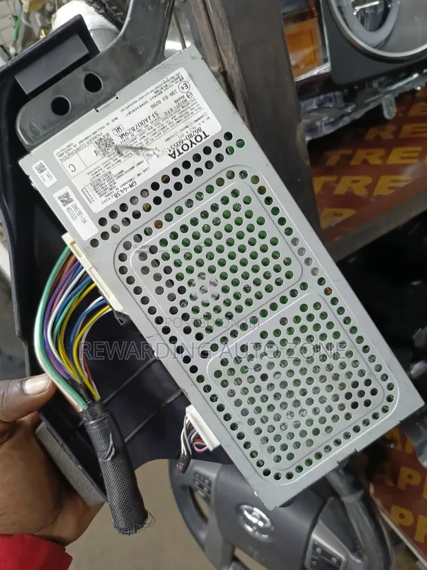 Land Cruiser Prado 150 Amplifier Booster - 1