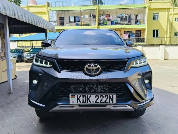 Toyota Fortuner 2.8 D AWD 2015 Gray - 1