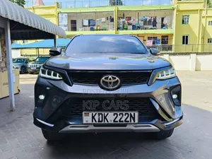 Toyota Fortuner 2.8 D AWD 2015 Gray