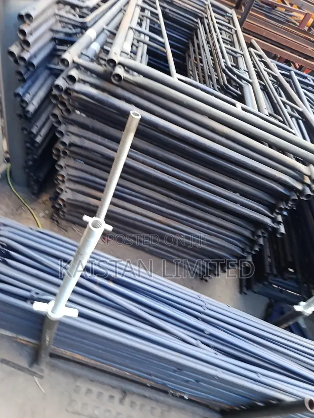 Heavy Duty 2m Scaffolding Ladder - 1
