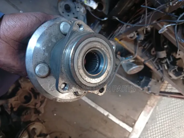 Toyota Axio 4WD Rear Hub (Used) - 1