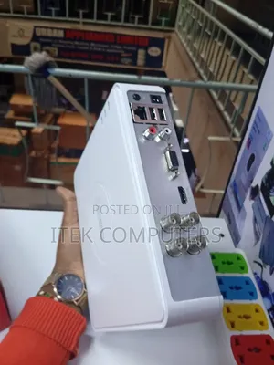 Hikvision 8-Channel Turbo DVR kwa Usalama wa Biashara