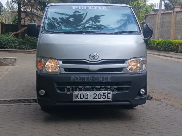 Toyota HiAce 2014 Silver - 1