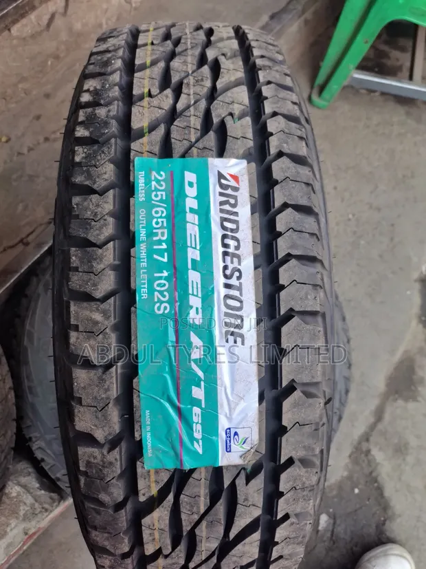 Tairi ya Bridgestone 225/65R17 All-Terrain - 1