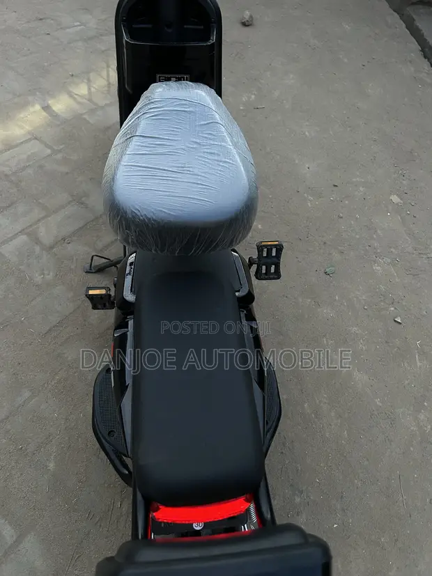 Scooter Mpya ya Umeme 2026 Nyeusi - 1