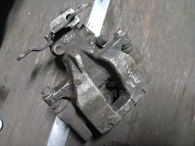 Toyota Avensis Rear Caliper (Used) - 1