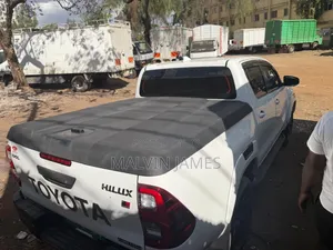 Toyota Hilux Revo Double Cab Cover Lid (2017-2026)