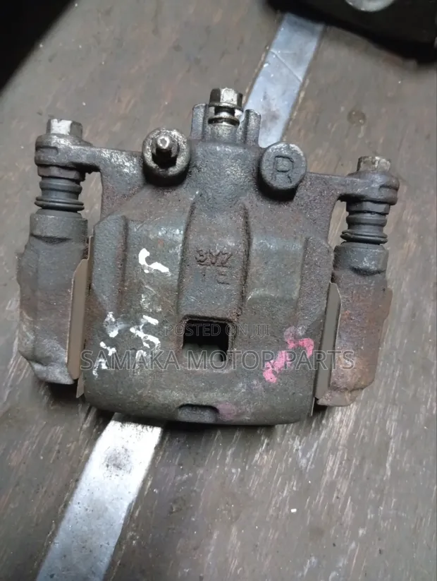Suzuki Swift Brake Caliper (Used) - 1