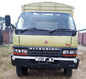 Lori la Mitsubishi Fuso Canter FH 215 (2008)