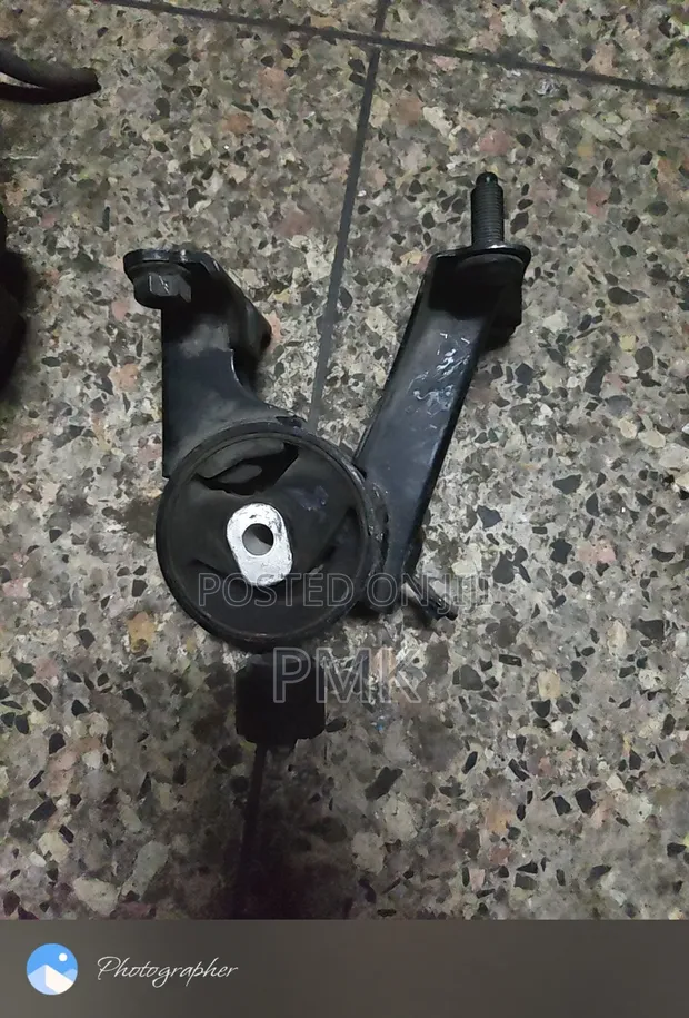 Toyota Auris Gearbox Mount - Used - 1