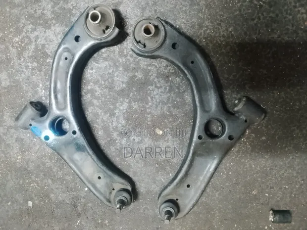 Daihatsu Mira Control Arms (Zilizotumika) - 1