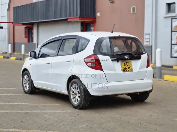 Honda Fit Automatic 2008 White - 1