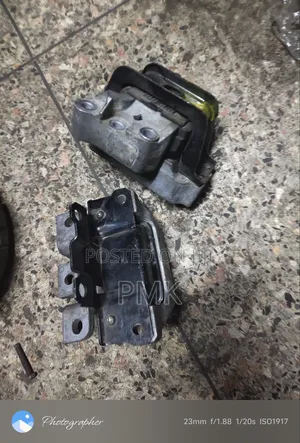 Mitsubishi Outlander Gearbox Mount - Used