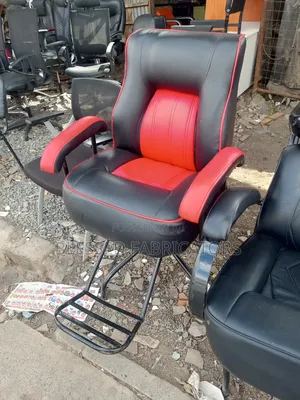 Kinyozi Simple Chair