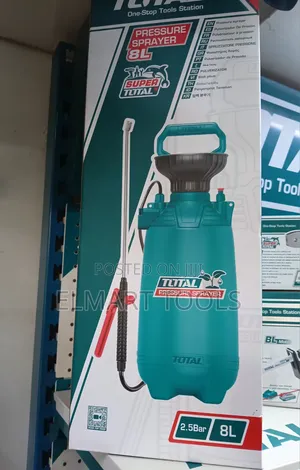 TOTAL 8-Lita Pressure Sprayer