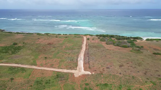1 Acre Waterfront Plot for Sale in Chumani - 1