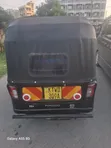 Piaggio Three-Wheeler 2025 Nyeusi - 1