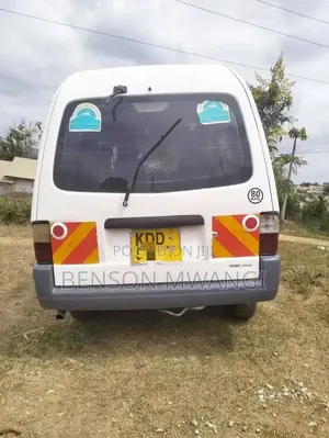 Mazda Bongo Van 2014 Nyeupe