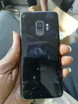 Samsung Galaxy S9 64GB Nyeusi (Iliyo tumika, Imevunjika) - 3
