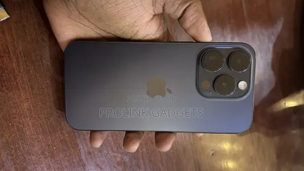 Apple iPhone 15 Pro 1TB Blue - 1