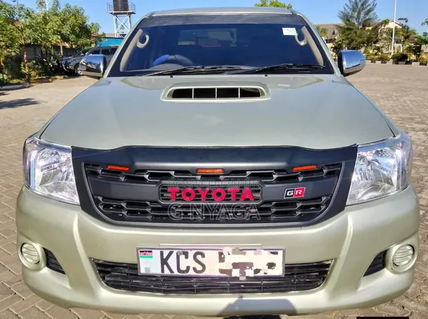 Toyota Hilux 2011 Double Cab - 1