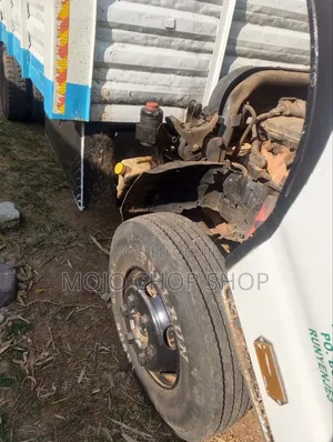 Truk Isuzu NPR - 2007