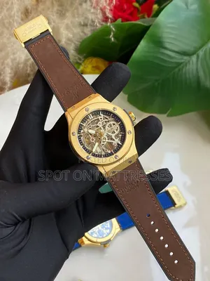Hublot Automatic Gents Watch + Sanduku la Saa la Hublot Bure