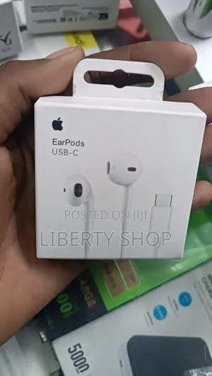 Brand New USB-C Earphones for iPhone 16/17