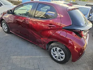 Toyota Yaris 2019 Nyekundu