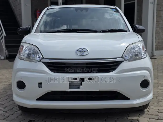 Toyota Passo 1.0 AWD 2019 White - 1
