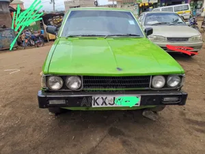 Toyota Corolla K70 1991 Kijani