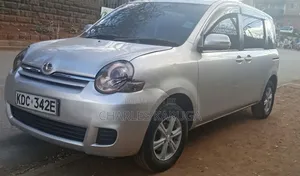 Toyota Sienta 2014 Silver