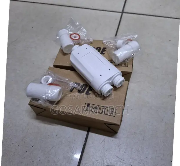 1-in-2-out PoE Splitter - 1