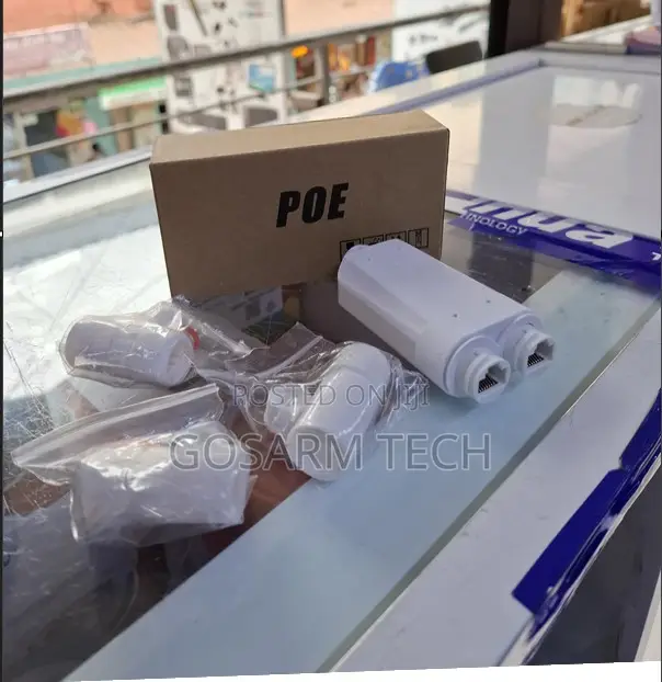 1-in-2-out Ethernet PoE Splitter - 1
