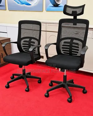 Kiti cha Ofisi Nyeusi cha Mesh chenye Headrest