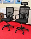 Kiti cha Ofisi Nyeusi cha Mesh chenye Headrest - 1